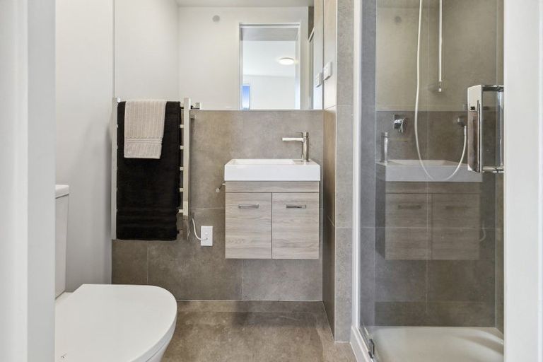 Photo of property in 6/69 Tiketike Way, Brooklyn, Wellington, 6021