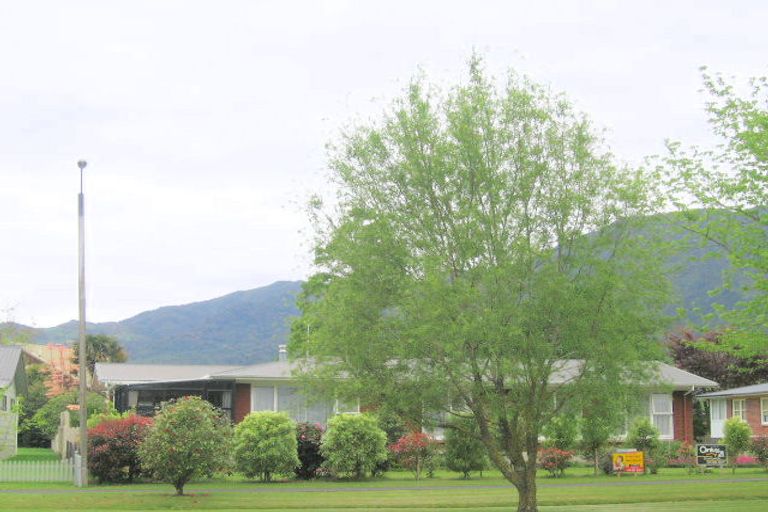 Photo of property in 122 Stanley Avenue, Te Aroha, 3320