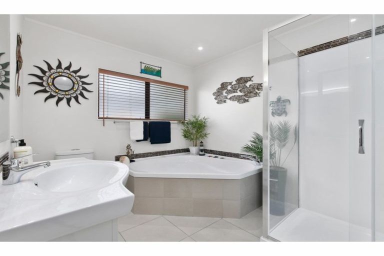 Photo of property in 9 Dobell Road, Stanmore Bay, Whangaparaoa, 0932