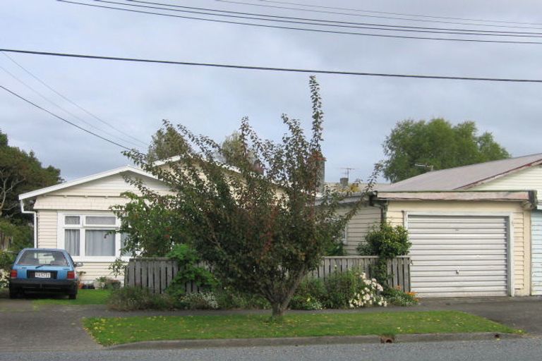 Photo of property in 17 Mills Street, Boulcott, Lower Hutt, 5010