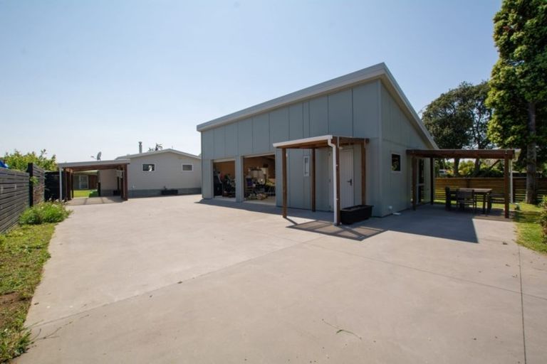 Photo of property in 36 Athenree Road, Athenree, Katikati, 3177