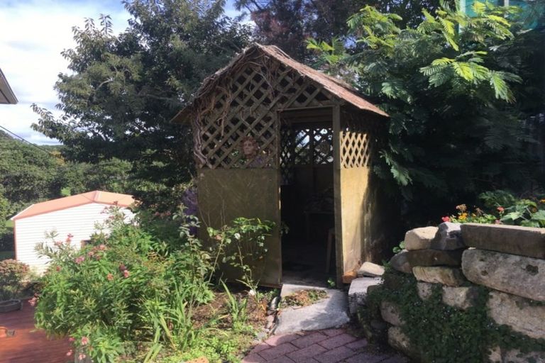 Photo of property in 10 Seymour Street, Waitara, 4320