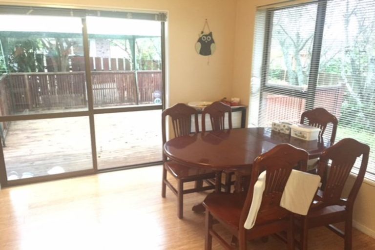 Photo of property in 13 Ciprian Place, Henderson, Auckland, 0612