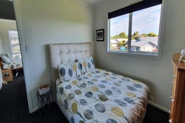 Photo of property in 33 Golf Vue Place, Castlecliff, Whanganui, 4501