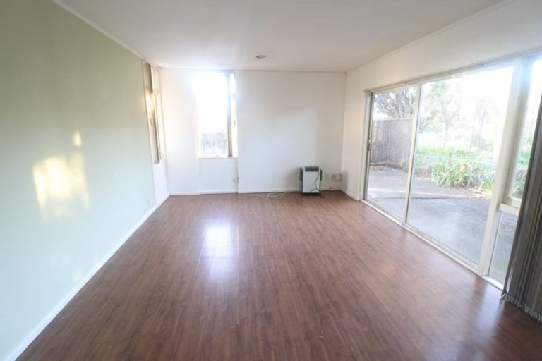 Photo of property in 1/198 Onewa Road, Birkenhead, Auckland, 0626