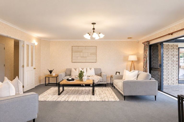 Photo of property in 1 Roderick Place, Rototuna, Hamilton, 3210