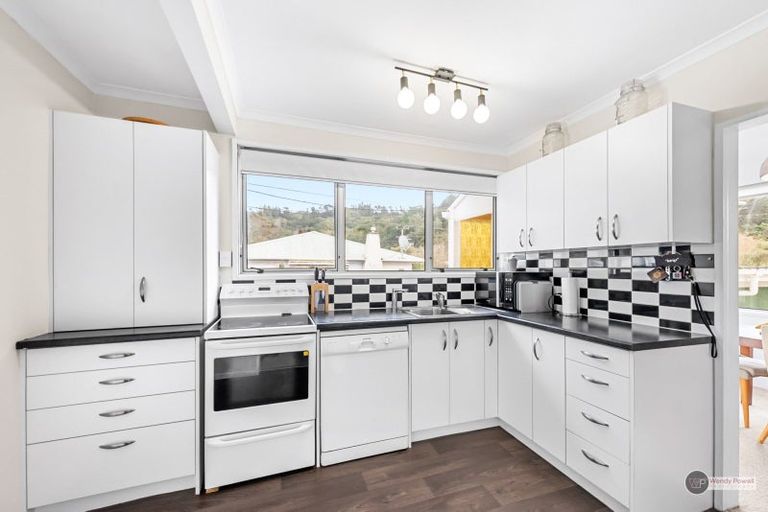 Photo of property in 37 Raukawa Street, Stokes Valley, Lower Hutt, 5019