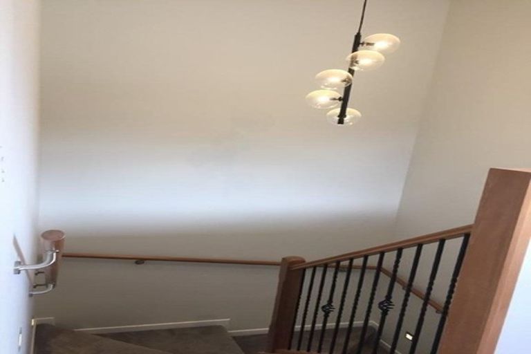 Photo of property in 31 Ascension Crescent, Orewa, 0931