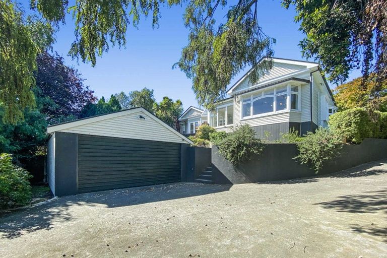 Photo of property in 31 Dyers Pass Road, Cashmere, Christchurch, 8022