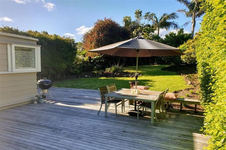 Photo of property in 12 Hastings Parade, Devonport, Auckland, 0624