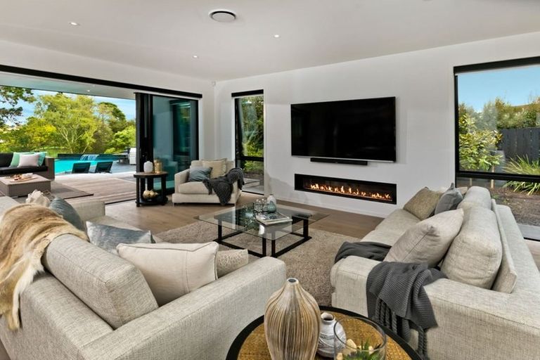 Photo of property in 67 Waipuia Place, Greenhithe, Auckland, 0632