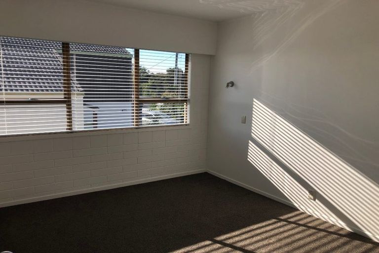 Photo of property in 85 Wade River Road, Stanmore Bay, Whangaparaoa, 0932