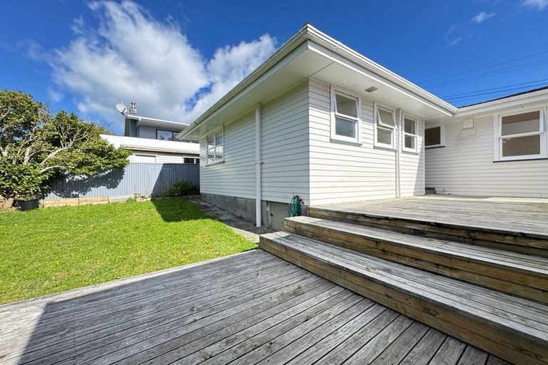 Photo of property in 20 Mark Avenue, Paparangi, Wellington, 6037