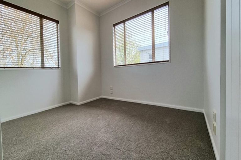 Photo of property in 23 Cambrian Crescent, Flat Bush, Auckland, 2016