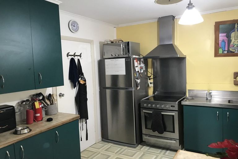 Photo of property in 47 Davidson Crescent, Tawa, Wellington, 5028