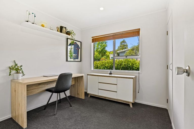 Photo of property in 16 Arlette Place, Massey, Auckland, 0614