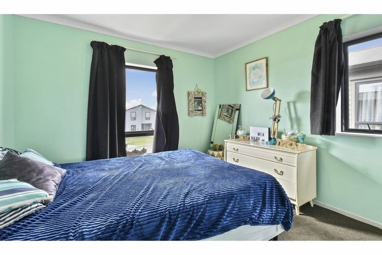 Photo of property in 22 Kaimoana Street, Weymouth, Auckland, 2103