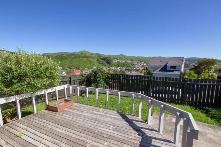 Photo of property in 2 Alister Way, Churton Park, Wellington, 6037