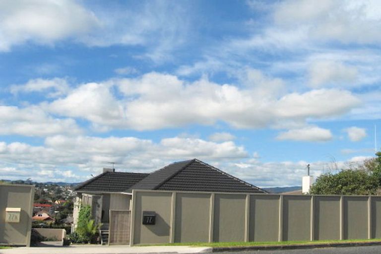 Photo of property in 72 Bradbury Road, Botany Downs, Auckland, 2010