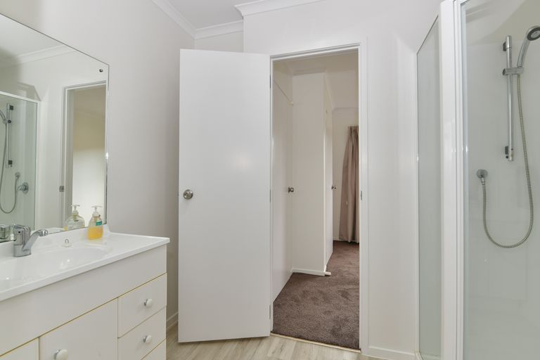 Photo of property in 29 Doment Crescent, Orewa, 0931