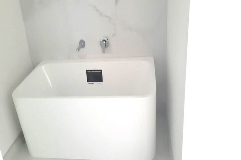 Photo of property in 30 Koreke Close, Kenepuru, Porirua, 5022