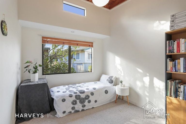 Photo of property in 1/36 Konini Road, Titirangi, Auckland, 0604