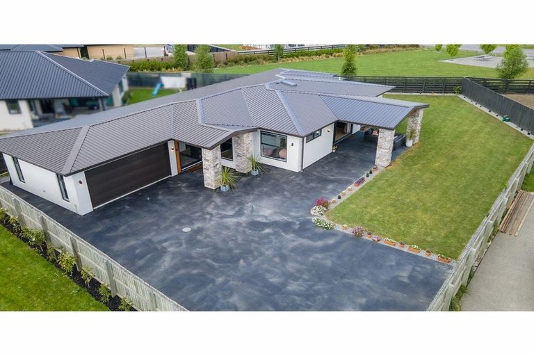 Photo of property in 10 Goodland Place, Rolleston, 7614