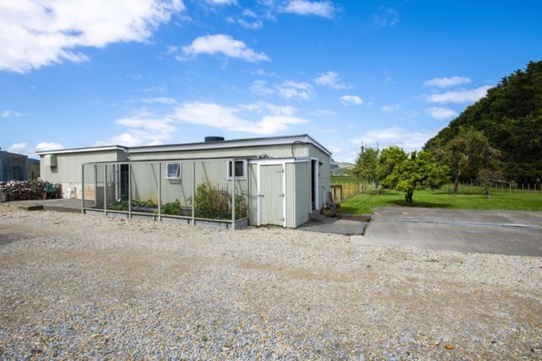 Photo of property in 36 Ngakoroa Road, Ormond, Gisborne, 4071