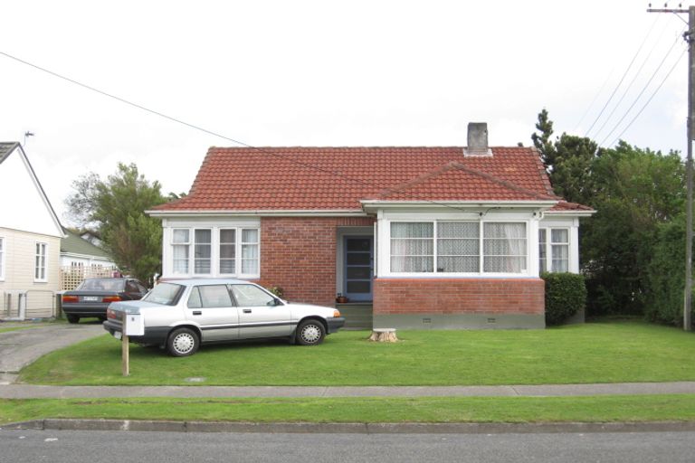Photo of property in 5 Dempsey Street, Naenae, Lower Hutt, 5011