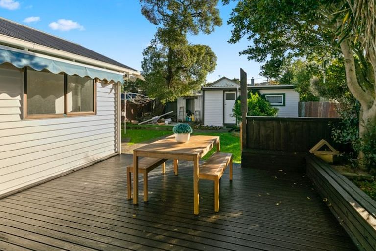 Photo of property in 21 Elizabeth Street, Moera, Lower Hutt, 5010