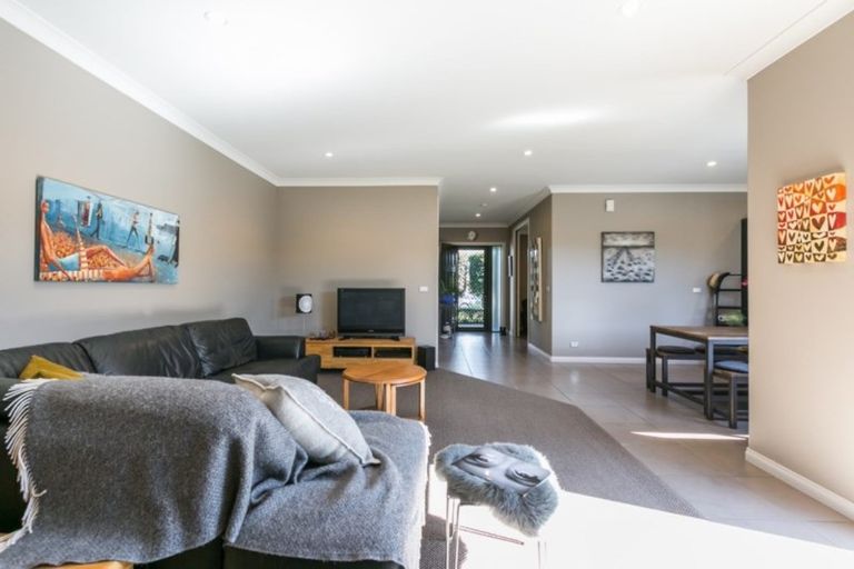 Photo of property in Heynes Place, 31 Heynes Place, Clive, 4102