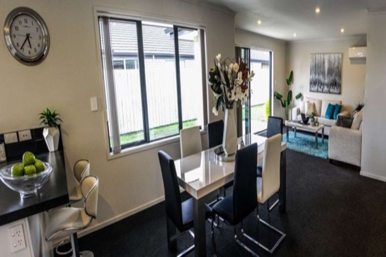 Photo of property in 37 Rainey Crescent, Papamoa Beach, Papamoa, 3118