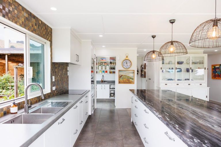 Photo of property in 165 Albert Road, Tokomaru, Palmerston North, 4474