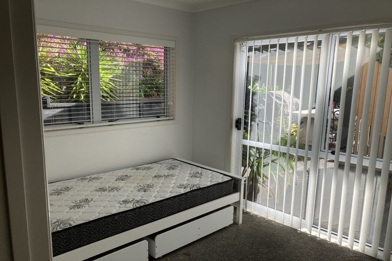 Photo of property in 8 Glenreagh Place, Torbay, Auckland, 0630