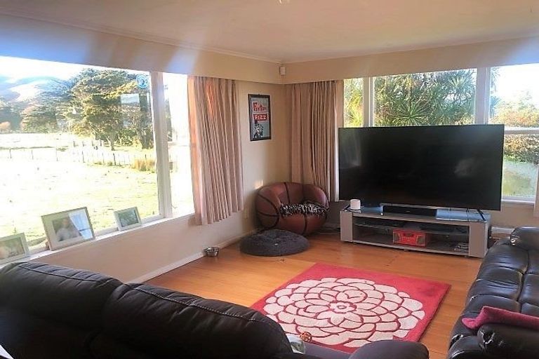Photo of property in 243 Grays Road, Pauatahanui, Porirua, 5381