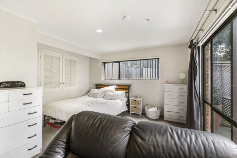 Photo of property in 20 Sandiacre Way, Browns Bay, Auckland, 0630