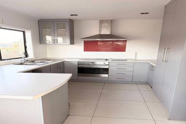 Photo of property in 38 Kenderdine Road, Papatoetoe, Auckland, 2025