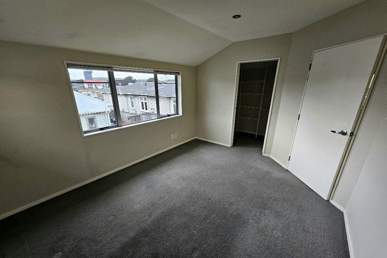 Photo of property in 182a Rongotai Road, Kilbirnie, Wellington, 6022