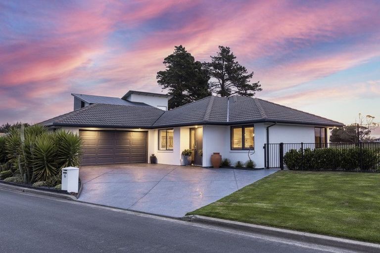 Photo of property in 16 Fishermans Rest, Waimairi Beach, Christchurch, 8083