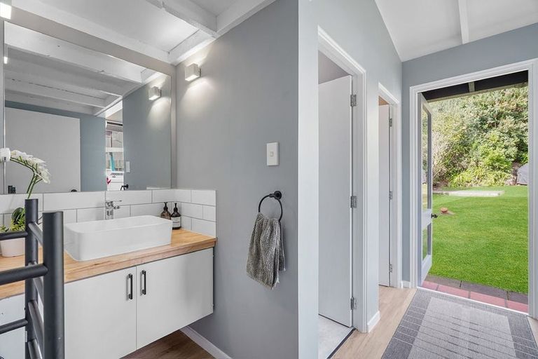 Photo of property in 3428 Pourerere Beach Road, Pourerere, Omakere, 4271