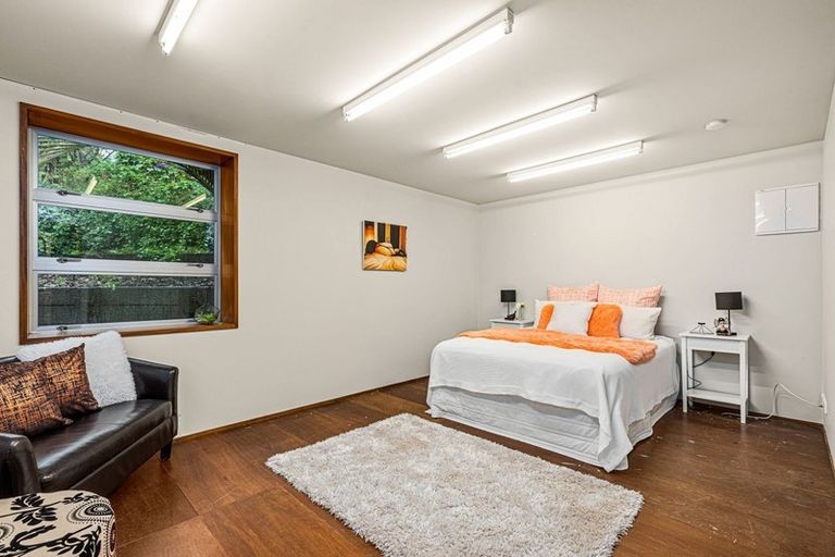 Photo of property in 8a Wairata Place, Te Atatu South, Auckland, 0610