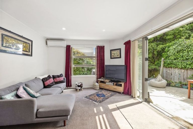 Photo of property in 1b Cecil Road, Tawa, Wellington, 5028