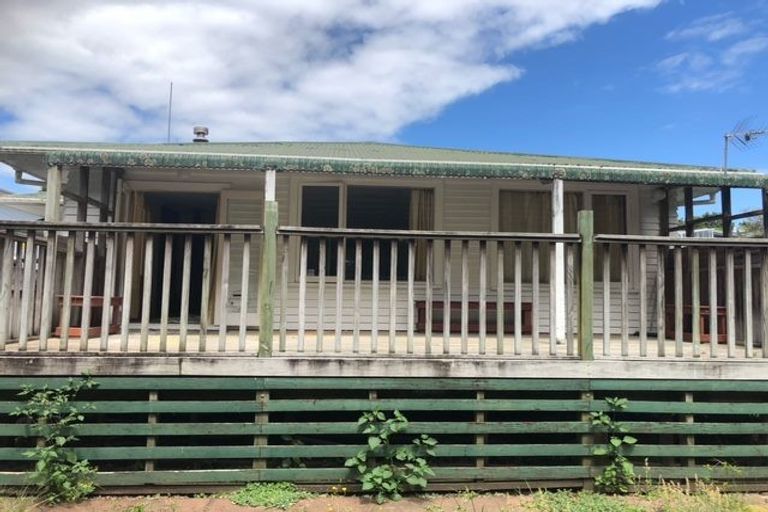 Photo of property in 3 Waverley Avenue, Glenfield, Auckland, 0629