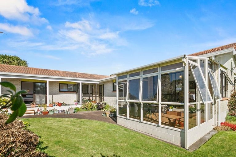 Photo of property in 53 Mcfarlane Street, Oakura, 4314