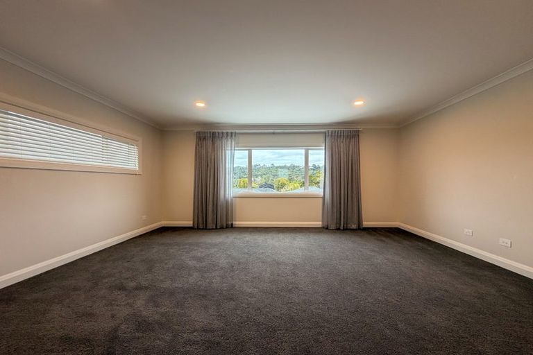 Photo of property in 11 Henry Blyth Lane, Greenhithe, Auckland, 0632