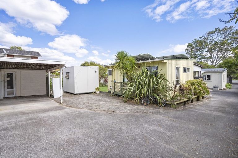 Photo of property in 3/176 Henderson Valley Road, Henderson, Auckland, 0612