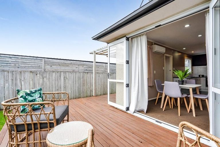 Photo of property in 17 Rainsford Street, Moturoa, New Plymouth, 4310