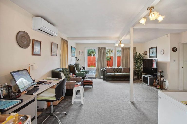 Photo of property in 25 Blacklock Avenue, Henderson, Auckland, 0612