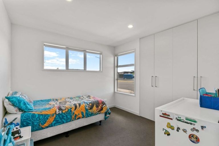 Photo of property in 15 Coutts Street, Papamoa Beach, Papamoa, 3118