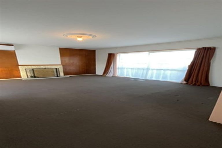 Photo of property in 29 Vodanovich Road, Te Atatu South, Auckland, 0610